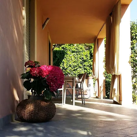 게스트하우스 Casa Di Sissy Con Piscina Privata - Zona Igea 4*